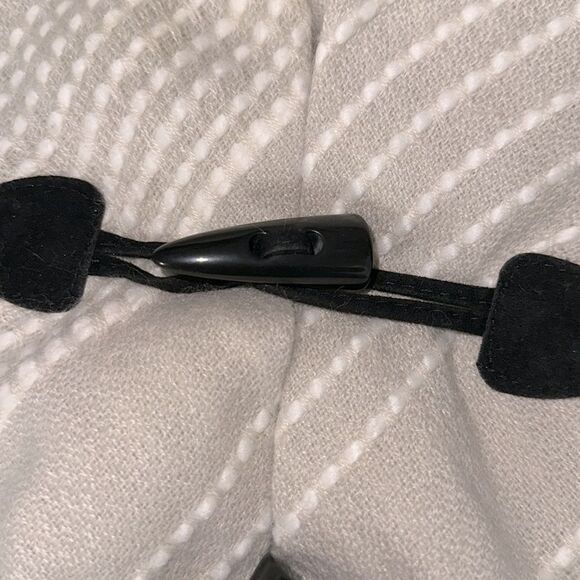 Black Velvet Plastic Cone Shaped Buttons x 2 - Picture 4 of 4